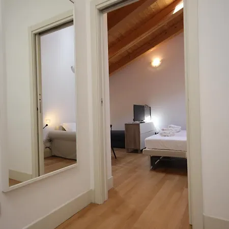 Tergesteo Suite: In Centro, A Due Passi Dalle Rive Apartament Triest