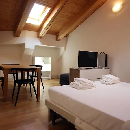 Apartament Tergesteo Suite: In Centro, A Due Passi Dalle Rive